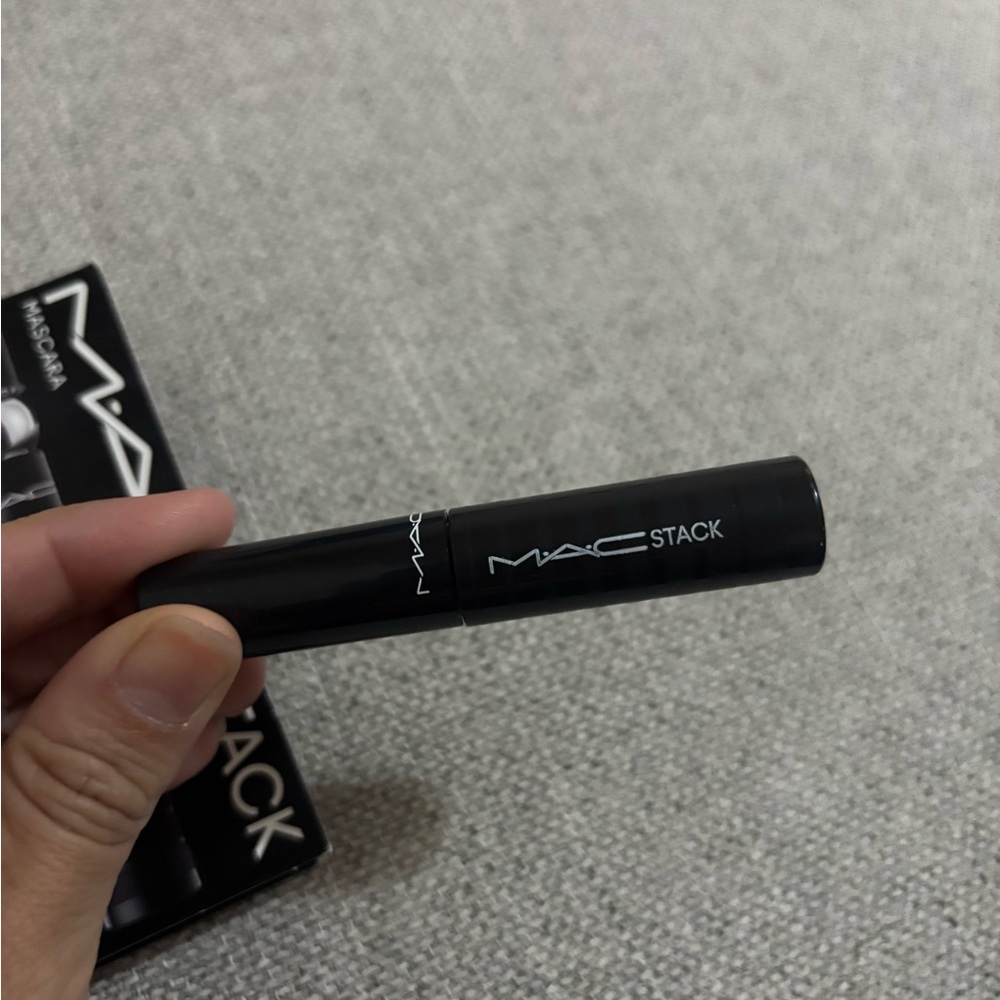 5 items x $25 mini MAC máscara Stack nwt - Picture 6 of 6